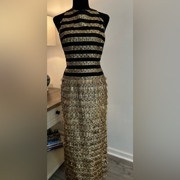 Gold & Black Fringed & Fully Embellished Sleeveless Gown - Picture 4 of 14